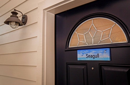 Shelter Cove Condo | Seagull by OceanviewHotTubs Oceanfront Tesla charging Oceanfront Shelter Cove