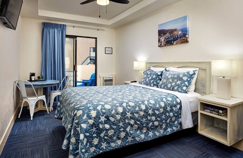 Avalon Hotel | Seaport Village Stay | 2 Units | Avalon Waterfront Views