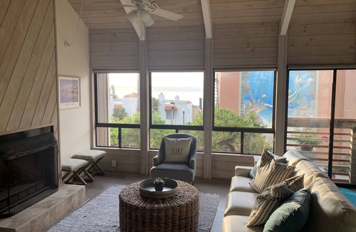 Capitola Condo | Seaview Condo - 150 Steps to the Beach and Pier