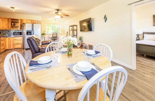 Freestone Cottage | Sebastopol Country Getaway - 15 Minutes Walk to Downtown