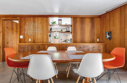 North Arroyo House | Serene Home Near Rose Bowl with Hot Tub