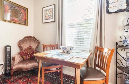 Claremont House | Serene Private Suite Patio Upscale Berkeley
