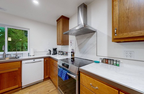 Jacoby Creek House | Serene, renovated home on 3 acres - close to hiking trails, redwoods, & beach
