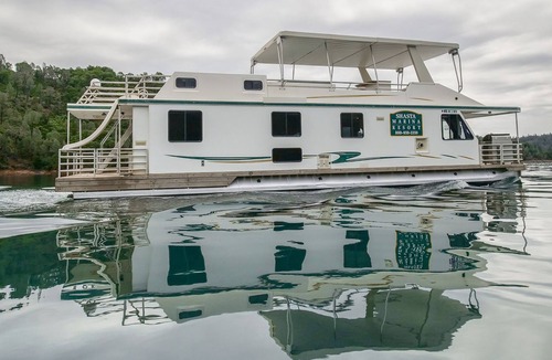 Lakehead Boat Rental | Shasta Marina at Packers Bay Mirage II Houseboat.