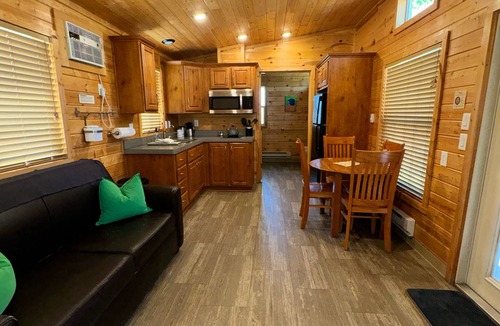 Ahwahnee Cabin | Sierra Meadows