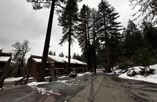 Yosemite West Condo | Sierra Pines Condo - Inside Yosemite - Sleeps 4