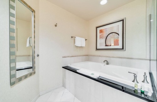 Las Vegas Hotel | Signature Deluxe Balcony Studio by Jet Luxury