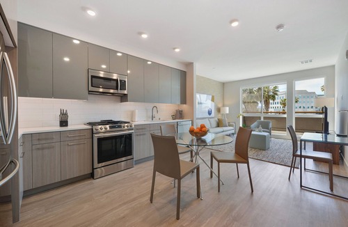 Mountain View Apartment | Silicon Valley One Bedroom with Luxury Amenities