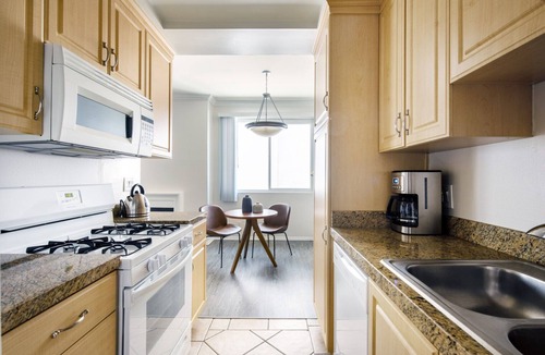 Beverly Grove Apartment | Sizeable Beverly Hills 1BR, near The Grove & Rodeo, by Blueground