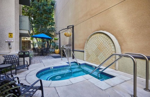 Beverly Grove Apartment | Sizeable Beverly Hills 1BR, near The Grove & Rodeo, by Blueground