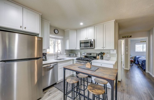 Sugarloaf Cottage | Ski & Hike: Cozy Big Bear Retreat w/Fireplace