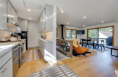 Bear Valley House | Ski-In/Ski-Out Retreat w/Sauna in Bear Valley!