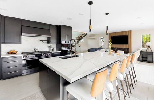 Seal Beach House | Sleek Designer Home + Courtyard + Walk to Beach + Dining | Seal Beach Escape