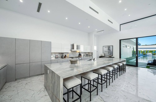 Indio Villa | Sleeps 20 Private Pool + Spa + Fire Pit Near La Quinta + Golf | Bravo