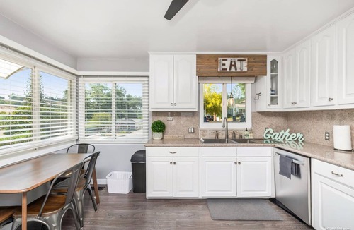 Central Escondido House | So Cal Charmer Oversized Heated Pool Hot Tub