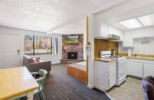 The Village Cabin | SoCal Vacations - Village Inn