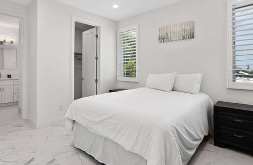 Solana Beach House | Solana Sunshine - New Construction Close to Beach and Shopping with Yard