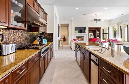 Vista Norte House | 'Some Like It Hot' Stunning 5 BR