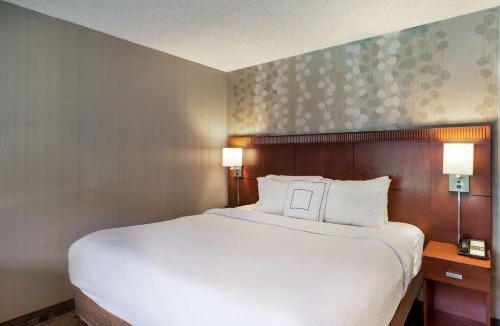 Downtown Village Hotel | Sonesta Select Huntington Beach Fountain Valley