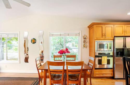 Sonoma House | Sonoma Wine Country Bungalow