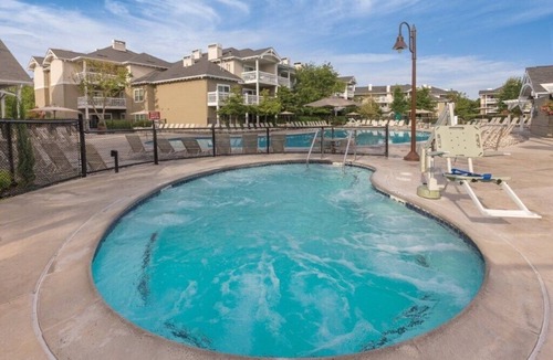 Windsor Condo | Sonoma | Wine Country | Pool & Vineyards | 2BR Queen