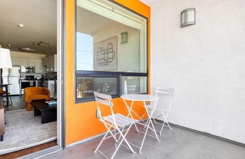 Inglewood Apartment | Sora, 417 Centinela Ave in Los Angeles