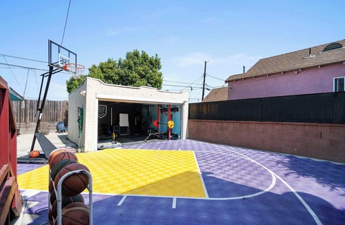 Los Angeles House | South LA 3BR Home | Gym + Hot Tub | SoFi | C&C