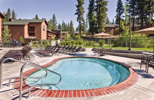 Round Hill Village House | South Shore Resort 2BR Apartment