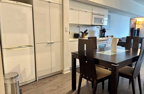 Bathurst Quay Apartment | Spacious 1 bedroom + den w/parking