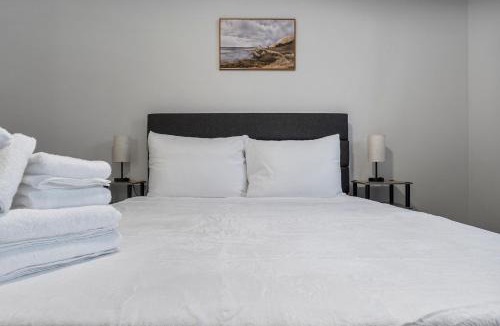 Mesa Apartment | Spacious 2BR Comfort Retreat at Vineyard in Mesa