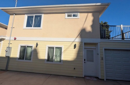 Alhambra House | Spacious 3-bedroom house in Beautiful Alhambra