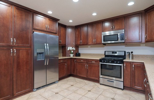 Valencia House | Spacious 4 Bedroom House in Santa Clarita with Pool & Spa