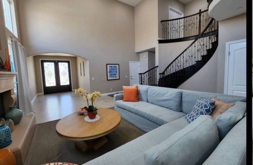 Silver Strand House | Spacious 4-bedroom house in Oxnard,CA BEACHSIDE BEACHFRONT