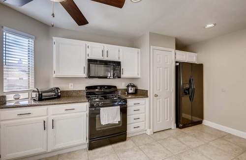 Las Vegas House | Spacious 4Bdr Entire Home with Pool & Spa, Outdoor Dining & 40’ RV Parking.