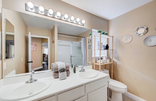 Silverado Ranch House | Spacious 5-bedroom house with Hot Tub & Pool Table