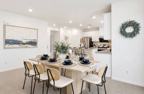 Ontario House | Spacious 7BR/10 Beds/Prime Location/Central