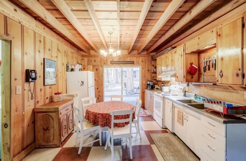 Mill Creek Cabin | Spacious Classic Cabin Retreat- near Lassen