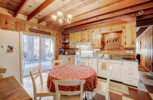 Mill Creek Cabin | Spacious Classic Cabin Retreat- near Lassen