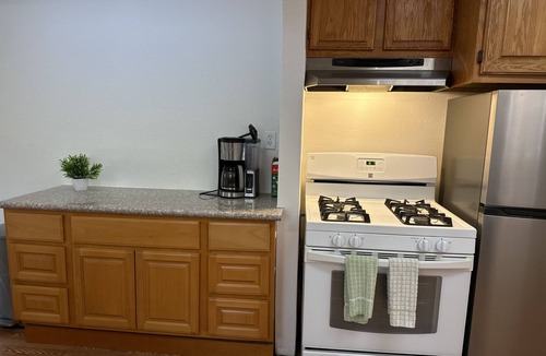 Estudillo Estates - Glen House | Spacious Home near Downtown San Leandro