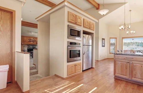 Bandon House | Spacious home only 1 block from beach & across the street from horseback riding