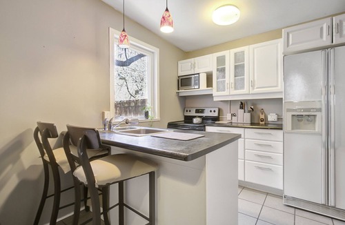 Old Town House | Spacious mid century 2 bedroom in downtown.