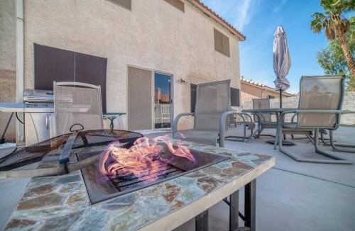 North Las Vegas House | Spacious Modern Home Family or work WFH Friendly