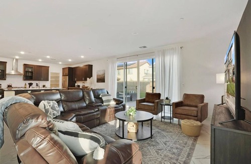 Lodi House | Spacious New 5BR Near Wineries