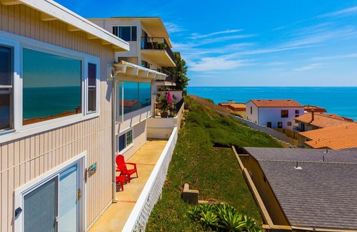 San Clemente Cottage | Spacious oceanfront cottage with fireplaces, beach views, washer/dryer, & WiFi