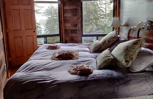 Los Gatos House | Spacious Redwood Forest Retreat Stunning View 45acre WiFi