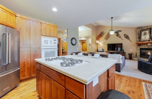 Deer Park House | Spacious Sunriver Getaway with Hot Tub and Games