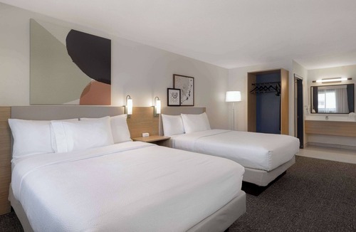 Santa Nella Hotel | Spark by Hilton Santa Nella on I-5