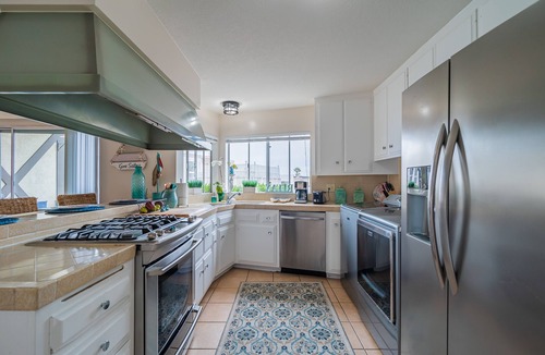 San Clemente Condo | Sparkling Ocean view, 3 min Walk to Beach, pier, downtown, 3 patios, central air