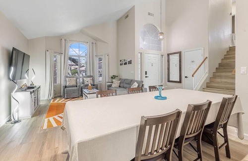 Dave Brown Autumn Hills House | Sparkling Saltwater Pool - Spa - Firepit - WiFi - 4BR 3BA - Free Netflix
