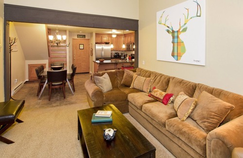 Mammoth Lakes Condo | St Anton Condos #8 (2-Bedroom) with Pool by RedAwning